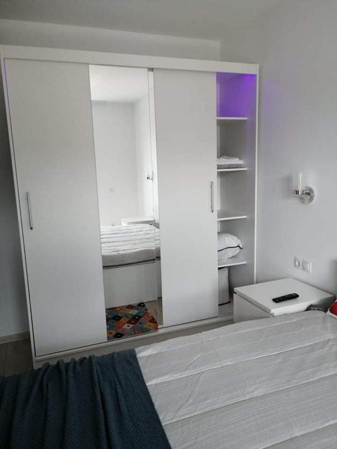 Belcara Apartment Буштені Екстер'єр фото